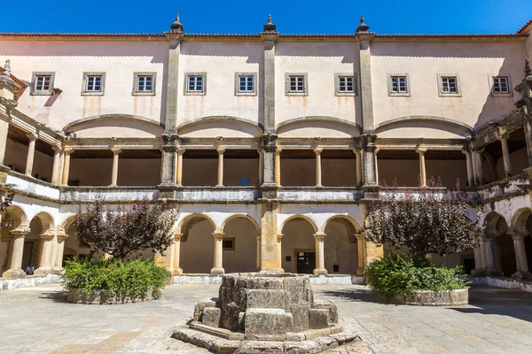 Praça central do castelo medieval templário — Fotografia de Stock