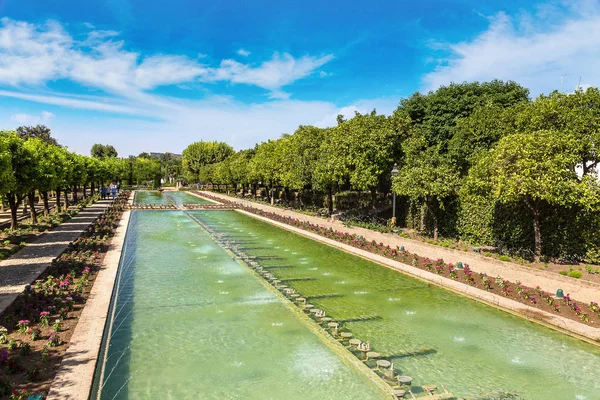 Fontány a zahrada v Alcazar — Stock fotografie