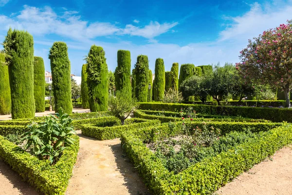 Alcazar de los Reyes Cristianos 'taki bahçe.