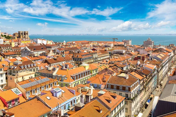 Lissabon an einem schönen Sommertag — Stockfoto