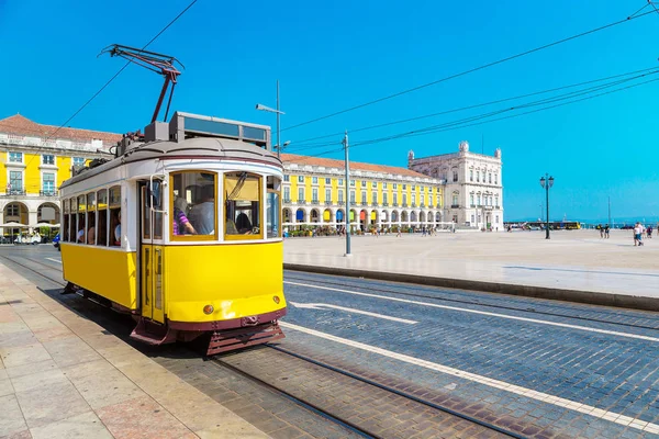 Lizbon Vintage tramvay — Stok fotoğraf