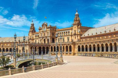 İspanyol Meydanı (Plaza de Espana)