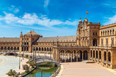 İspanyol Meydanı (Plaza de Espana)