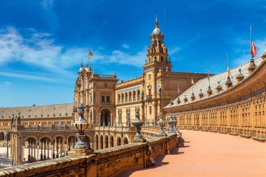 İspanyol Meydanı (Plaza de Espana)