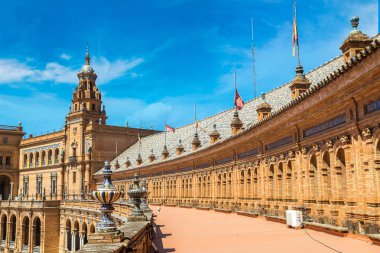 İspanyol Meydanı (Plaza de Espana)