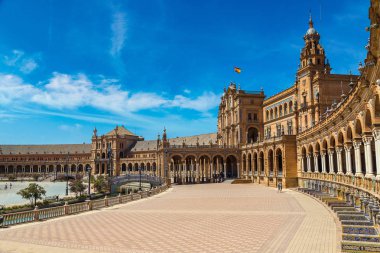İspanyol Meydanı (Plaza de Espana)