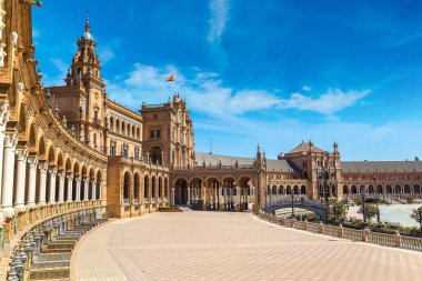 İspanyol Meydanı (Plaza de Espana)