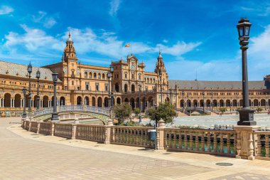 İspanyol Meydanı (Plaza de Espana)