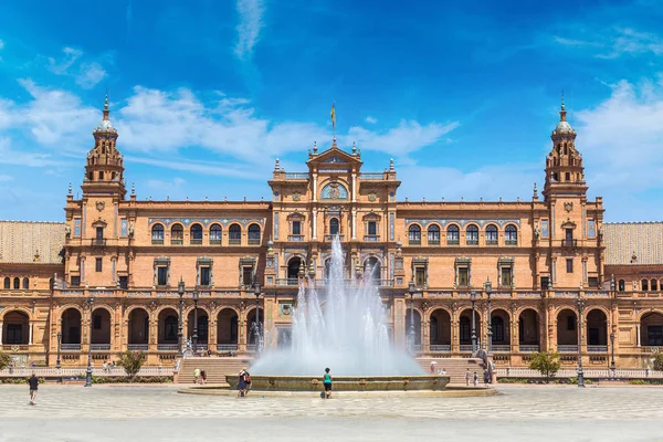 Španělské náměstí s fontánou — Stock fotografie