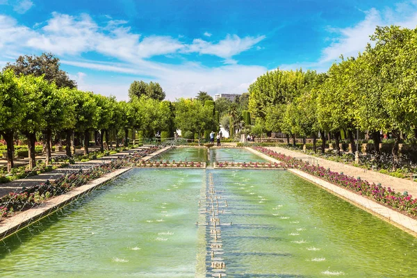 Fountains and Garden at Alcazar — Stock Photo, Image