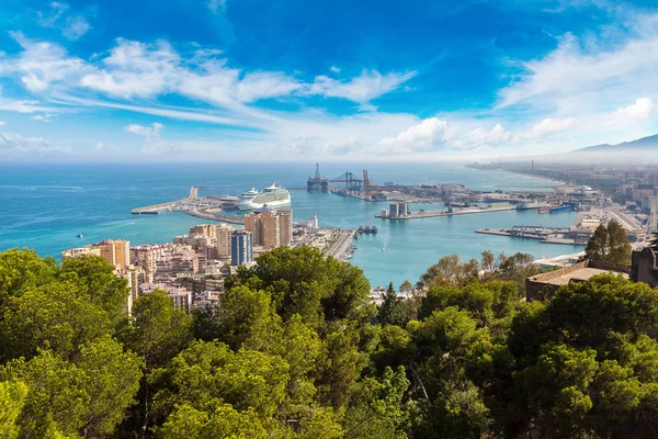 Malaga på en vacker sommardag — Stockfoto