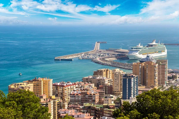 Málaga en un hermoso día de verano — Foto de Stock