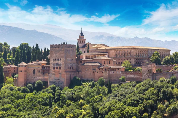 Arabiska fästningen Alhambra — Stockfoto