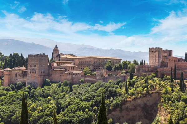 Arabiska fästningen Alhambra — Stockfoto