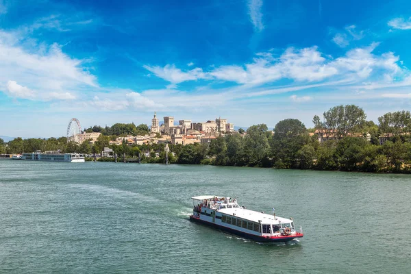 Ship on Rhone river with Popes Palace — Stock Photo, Image