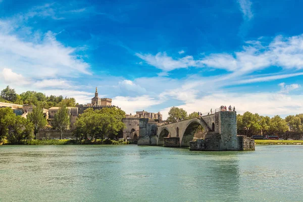 Bridge and Palace of Popes — Stock Photo, Image