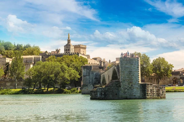 Bridge and Palace of Popes — Stock Photo, Image