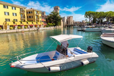 Sirmione 'deki Scaliger Kalesi