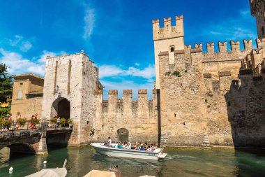 Sirmione 'deki Scaliger Kalesi