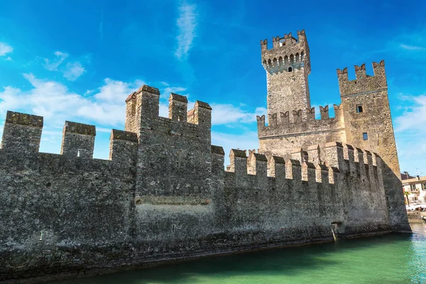 Castelo Scaliger em Sirmione — Fotografia de Stock