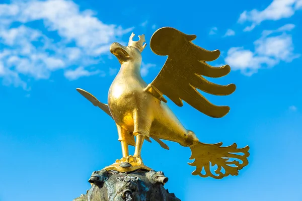 Market Fountain and golden eagle — Stock Photo, Image