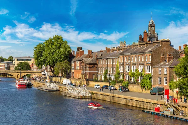 Boats at River Ouse — Stock Photo, Image