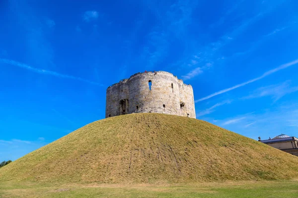 Cliffords Tower i York — Stockfoto