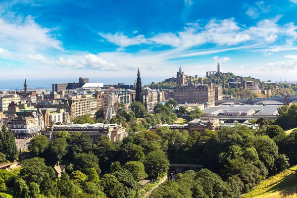 Vista aérea panorámica de Edimburgo — Foto de Stock