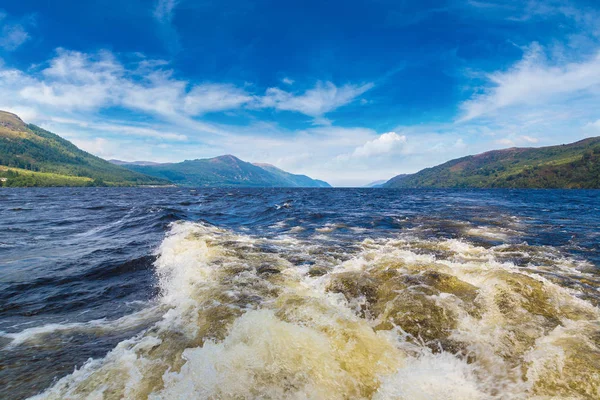 Loch Ness en Escocia — Foto de Stock