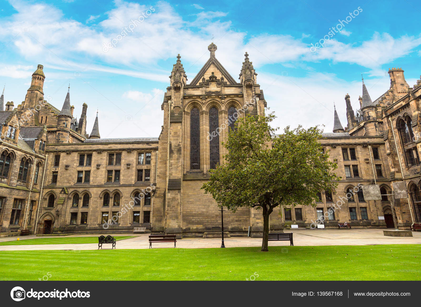 University of Glasgow on summer day — Stock Photo © bloodua 139567168