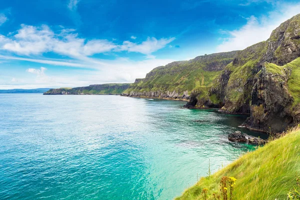 Carrick-a-Rede, Costa de Calzada — Foto de Stock