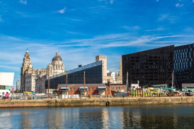 Albert Dock ve üç Graces bina