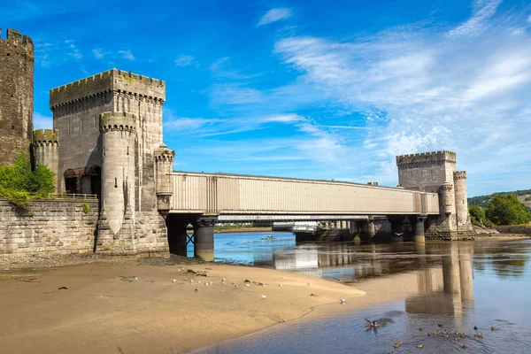 Castelo conwy em valas — Fotografia de Stock