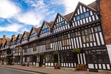 Stratford yarı ahşap evde