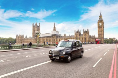 Big Ben, Westminster Bridge, kırmızı otobüs