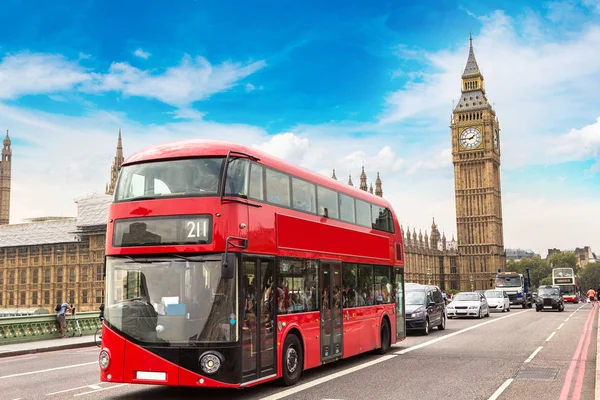Big Ben, Westminster Bridge, czerwony autobus — Zdjęcie stockowe