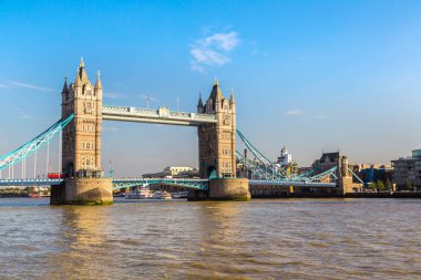 Londra 'daki kule köprüsü