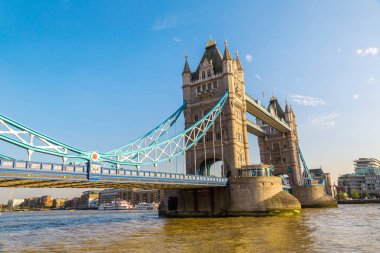 Londra 'daki kule köprüsü