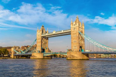 Londra 'daki kule köprüsü