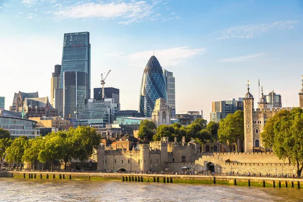 Londres em belo dia de verão — Fotografia de Stock