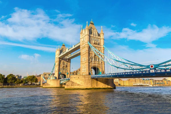 Tower Bridge in London — Stockfoto