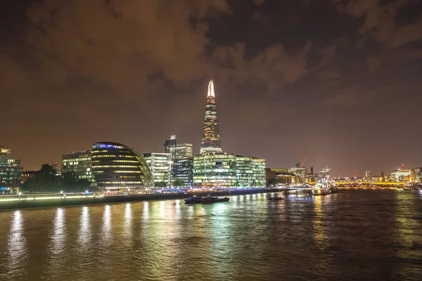 Odłamek w Londynie, w nocy — Zdjęcie stockowe