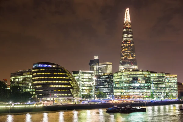 Skärva i London på natten — Stockfoto