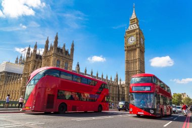 Big Ben ve Çift katlı otobüs 