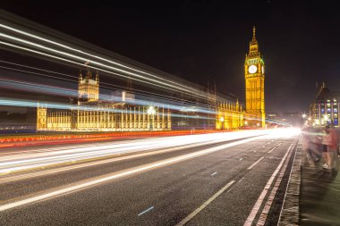 Londra Big Ben ve trafik 