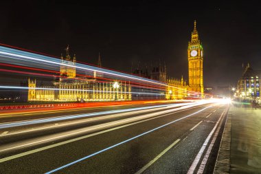 Londra Big Ben ve trafik 