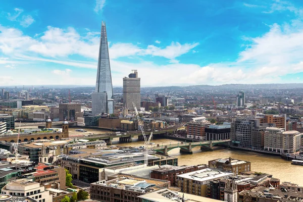 Londra ve "Shard" havadan görünümü — Stok fotoğraf