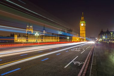 Londra Big Ben ve trafik 