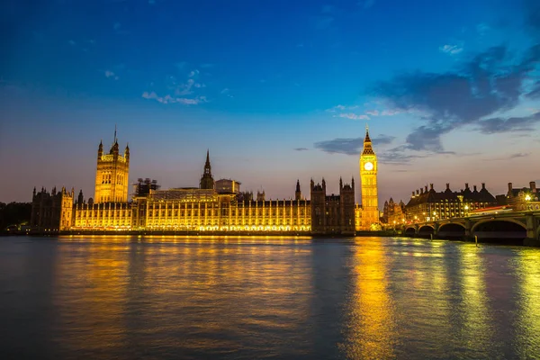 Big Ben, Parlament, Westmünsterbrücke — Stockfoto