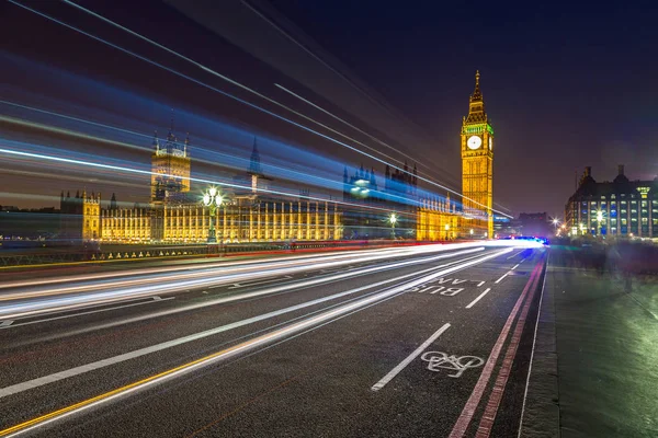 Londra Big Ben ve trafik 